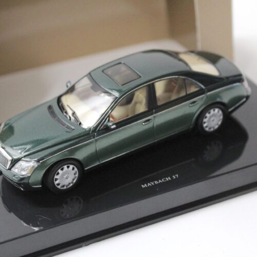 1:43 AUTOart Maybach 57 Limousine dark green/ green DEALER VERSION