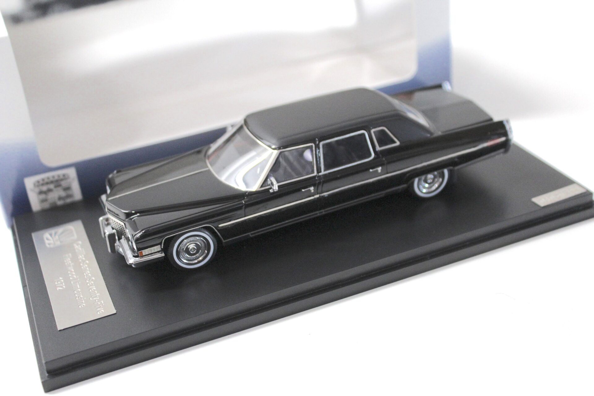 ID 48554 orig.jpg 1:43 GLM Cadillac Series 75 Fleetwood Limousine 1972 black