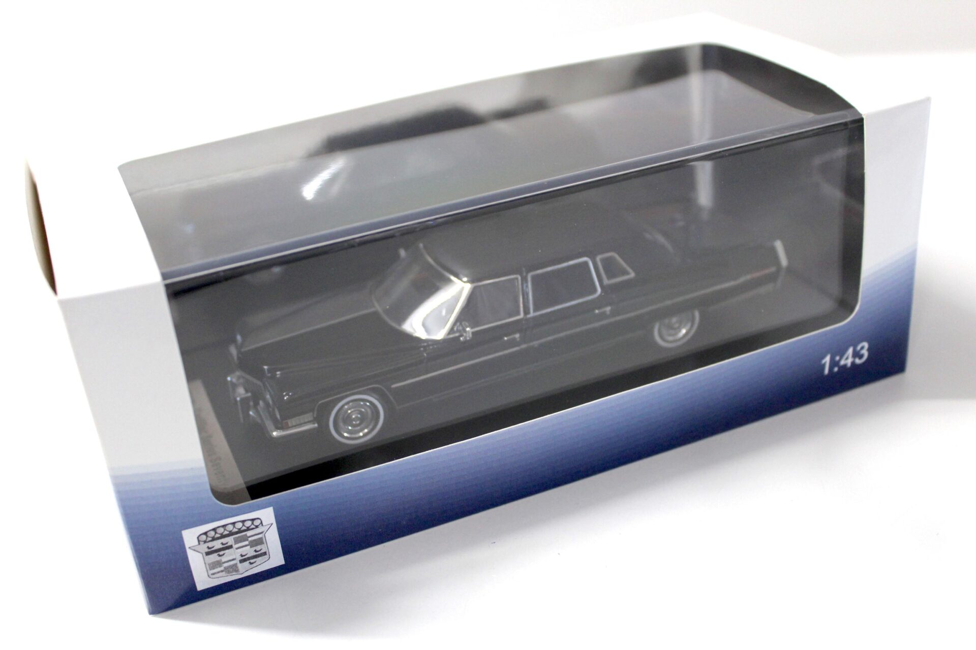 1:43 GLM Cadillac Series 75 Fleetwood Limousine 1972 black