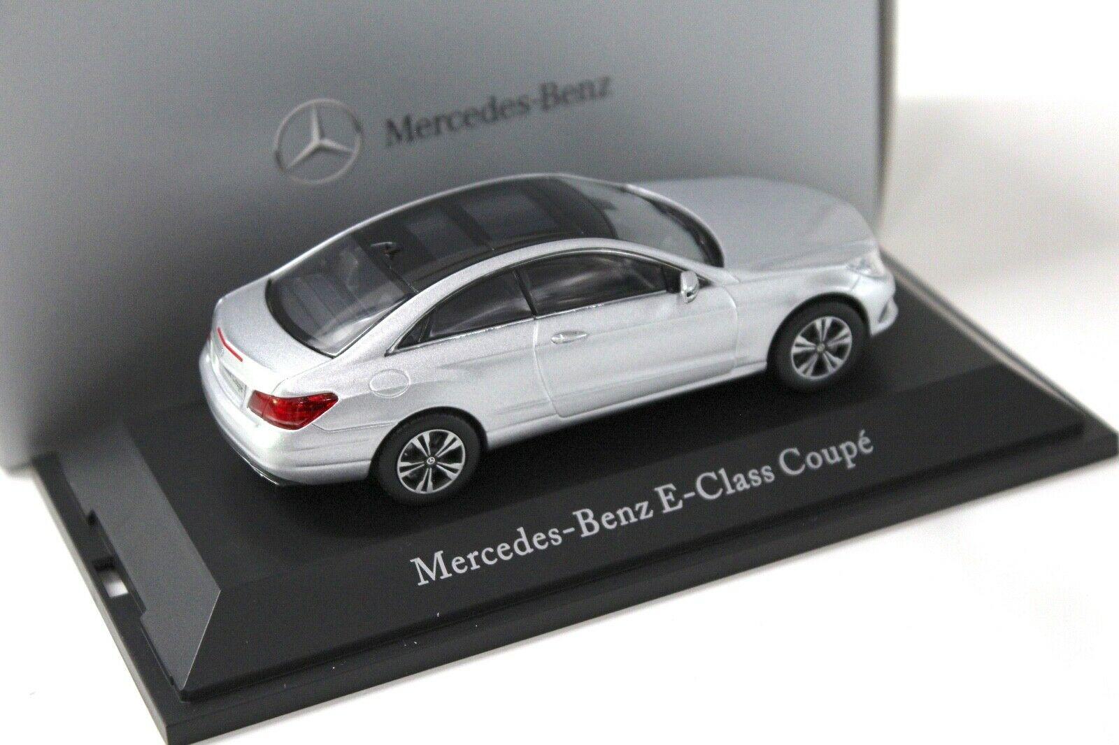 1:43 Kyosho Mercedes E-Klasse Coupe silver DEALER VERSION