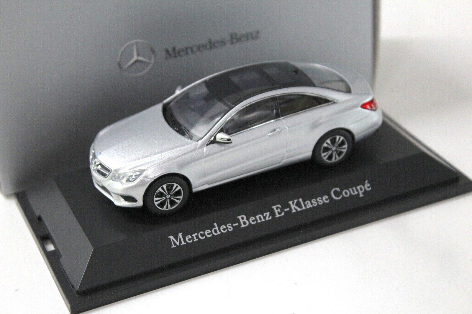 1:43 Kyosho Mercedes E-Klasse Coupe silver DEALER VERSION