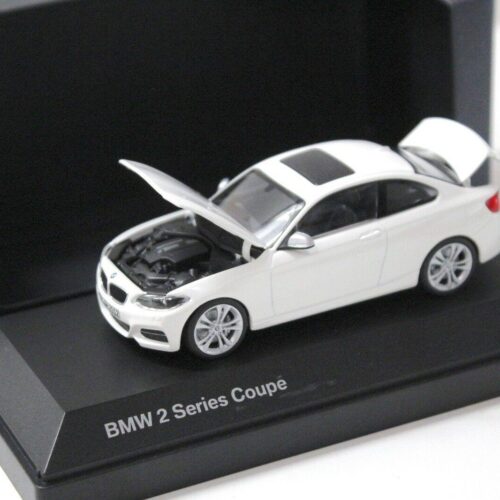1:43 Minichamps BMW 2er F22 Coupe white DEALER VERSION