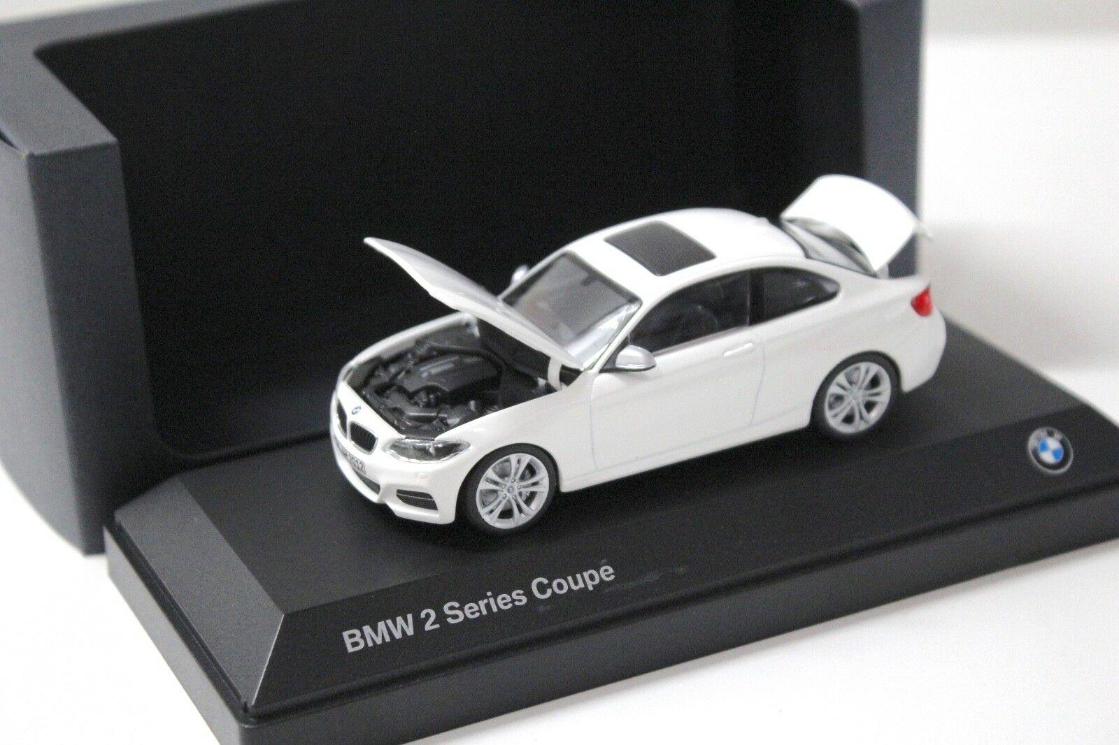1:43 Minichamps BMW 2er F22 Coupe white DEALER VERSION