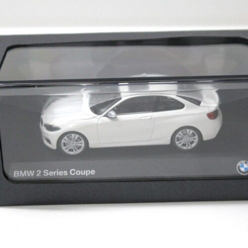 1:43 Minichamps BMW 2er F22 Coupe white DEALER VERSION