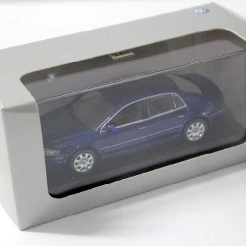 1:43 Minichamps VW Phaeton Limousine blue DEALER VERSION