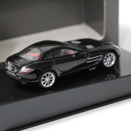 1:43 AUTOart Mercedes SLR McLaren black DEALER VERSION - Image 2