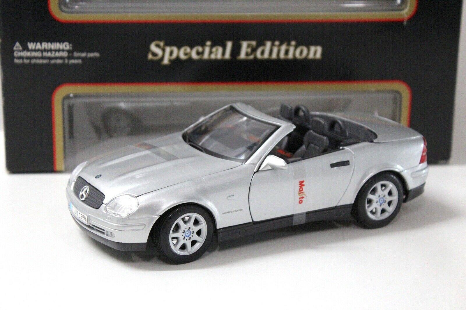 ID 51561 orig.jpg 1:18 Maisto Mercedes SLK 230 Cabriolet silver 1996