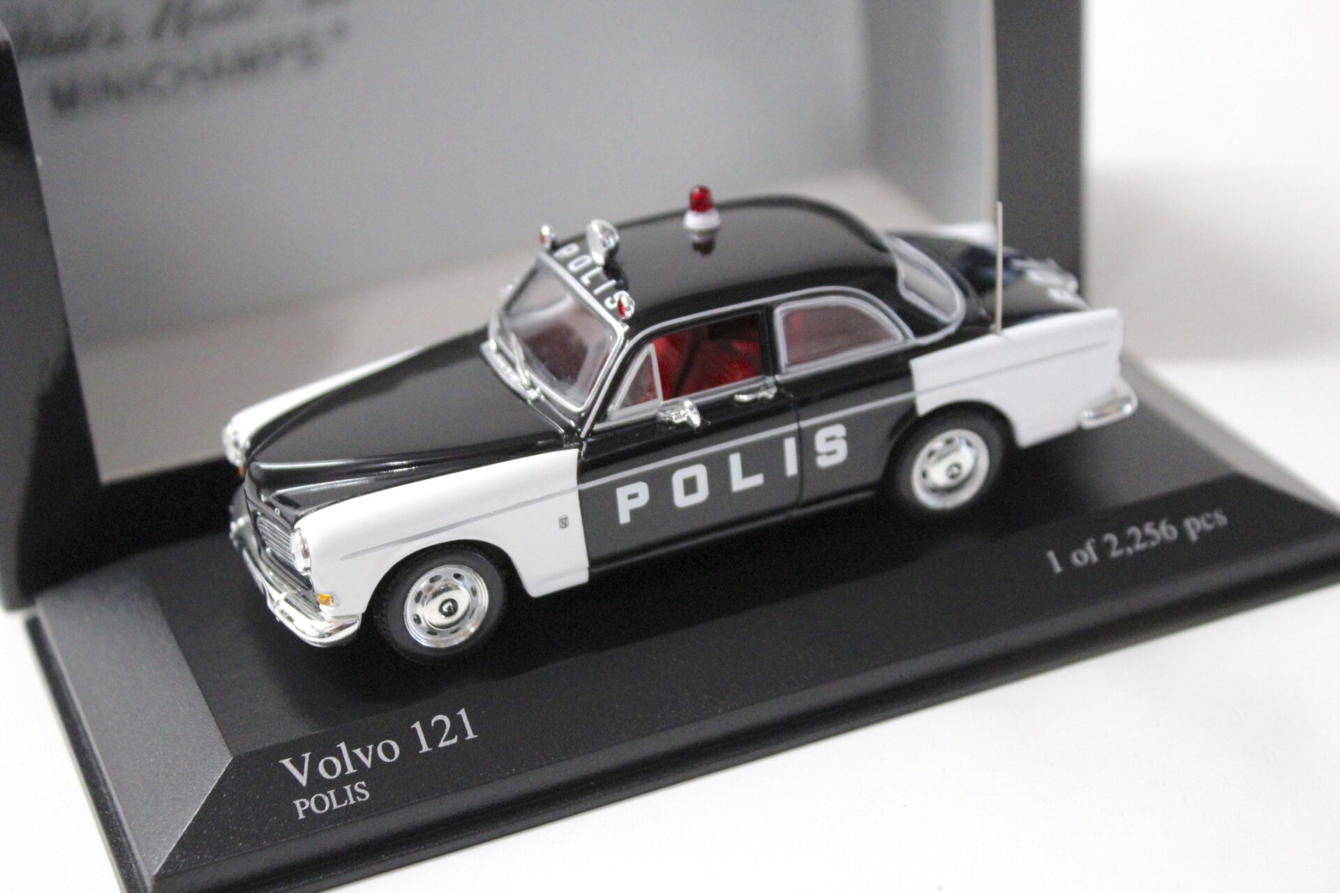 1:43 Minichamps Volvo 121 Amazon "Polis" Polizei white/ black