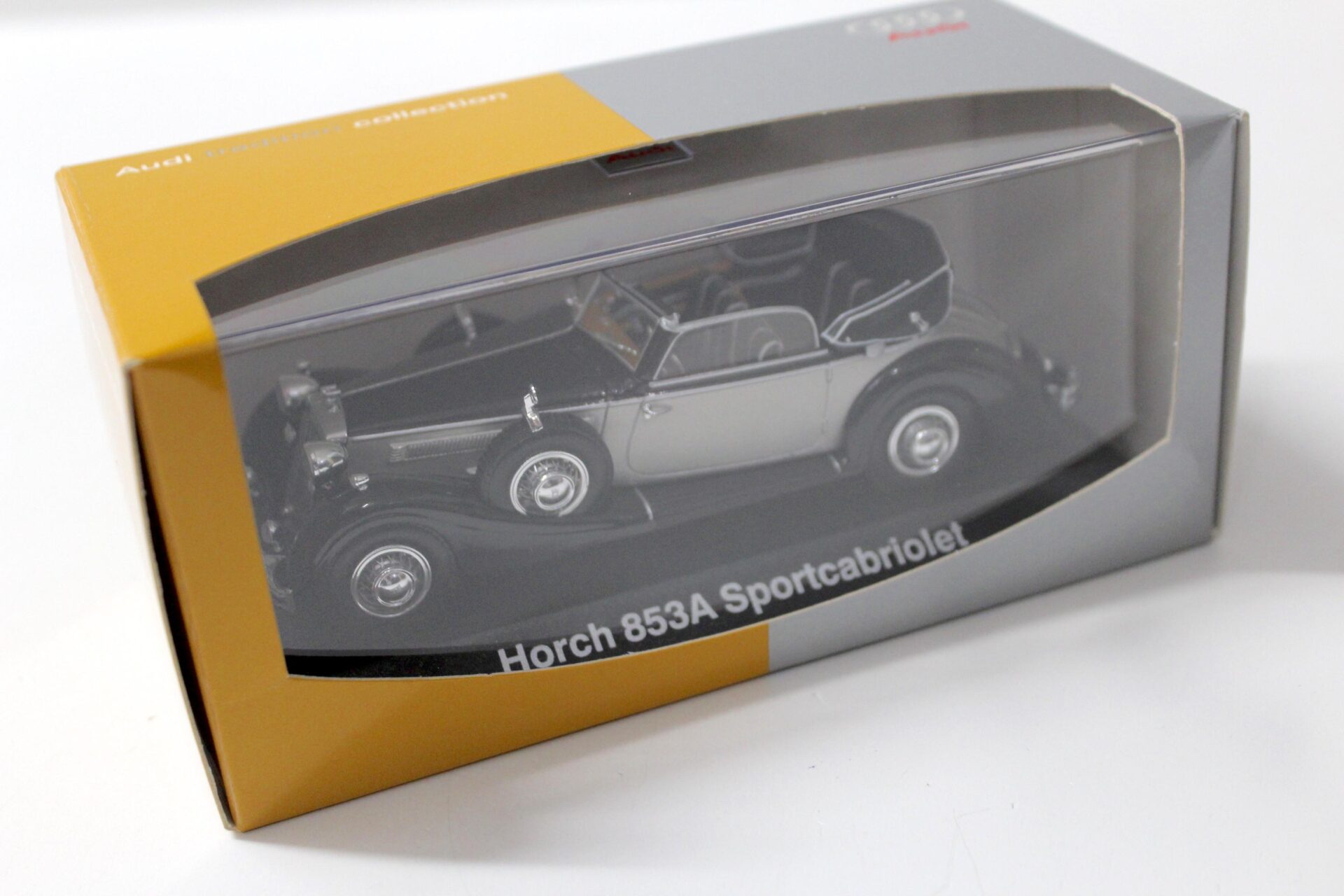 1:43 Minichamps Horch 853A Sportcabriolet silver/ black DEALER VERSION
