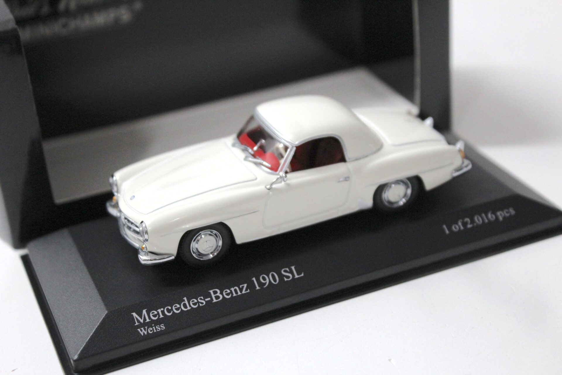 1:43 Minichamps Mercedes 190SL with Hardtop 1955 white/ red