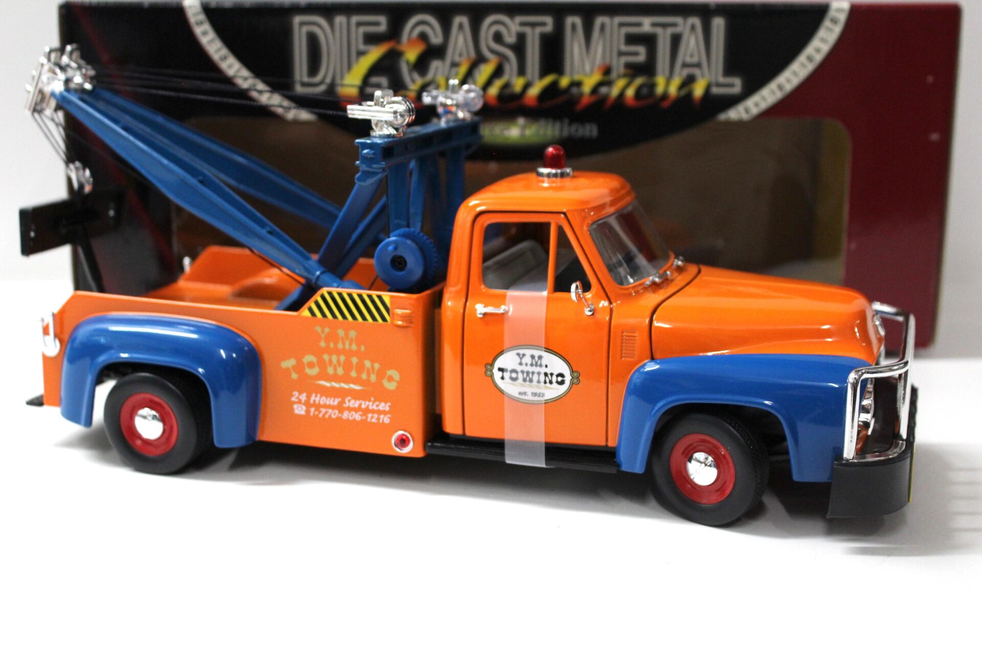 1:18 Road Signature 1953 Ford F-100 Wrecker Abschleppen Y.M. Towing orange