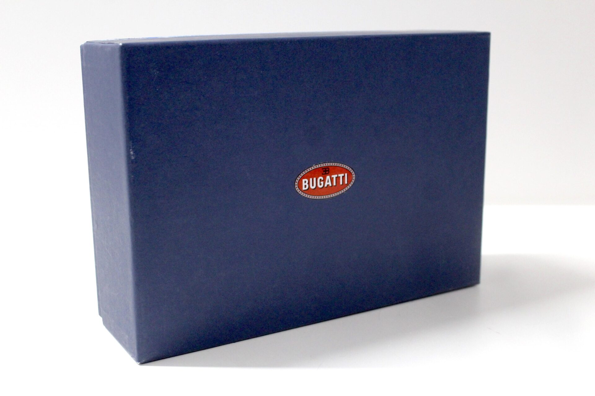 1:43 LookSmart SET Bugatti 57SC Atlantic blue + Bugatti Veyron Study blue