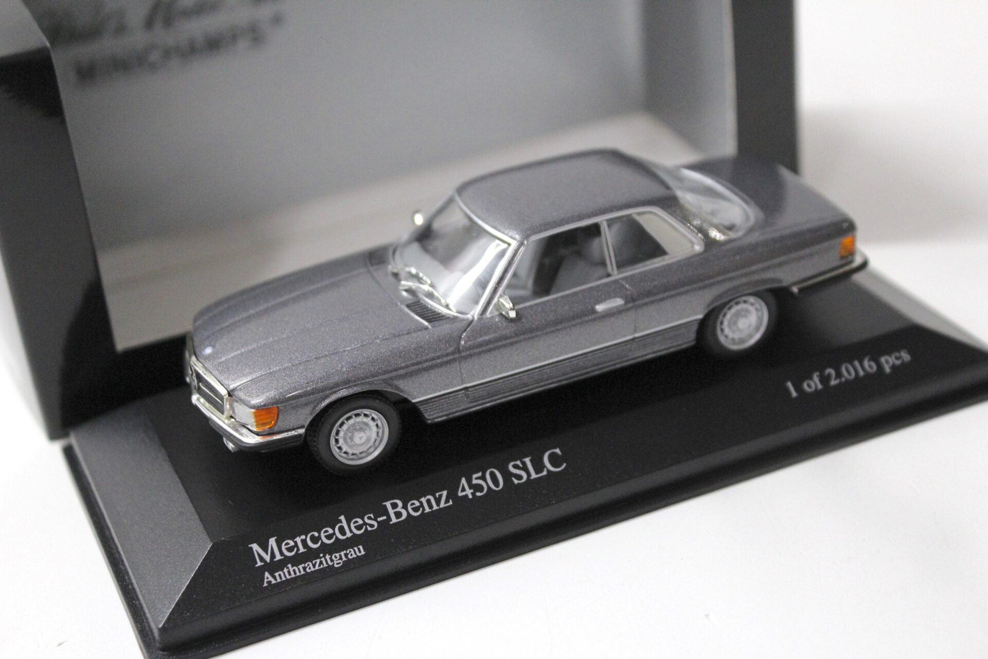 ID 52061 orig.jpg 1:43 Minichamps Mercedes 450 SLC Coupe 1974 grey metallic