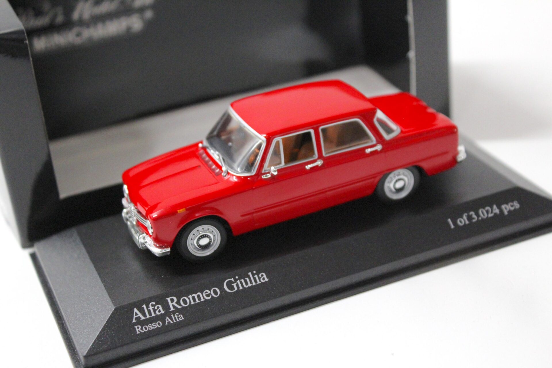 ID 52082 orig.jpg 1:43 Minichamps Alfa Romeo Giulia 1300 Super 1970 Rosso Alfa red