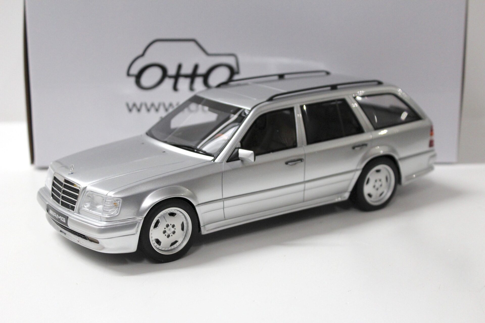 1:18 OTTO mobile OT889 Mercedes S124 E36 AMG brilliant silver 1995