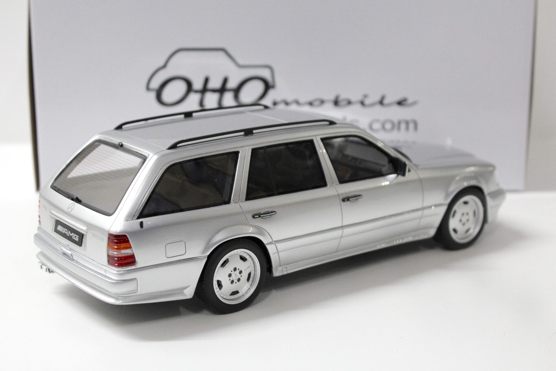 1:18 OTTO mobile OT889 Mercedes S124 E36 AMG brilliant silver 1995