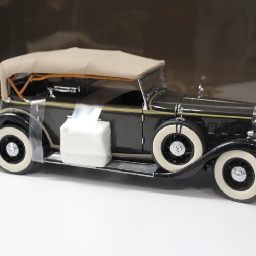 1:18 Motor City Classics 1932 Lincoln KB brown/ black with Top