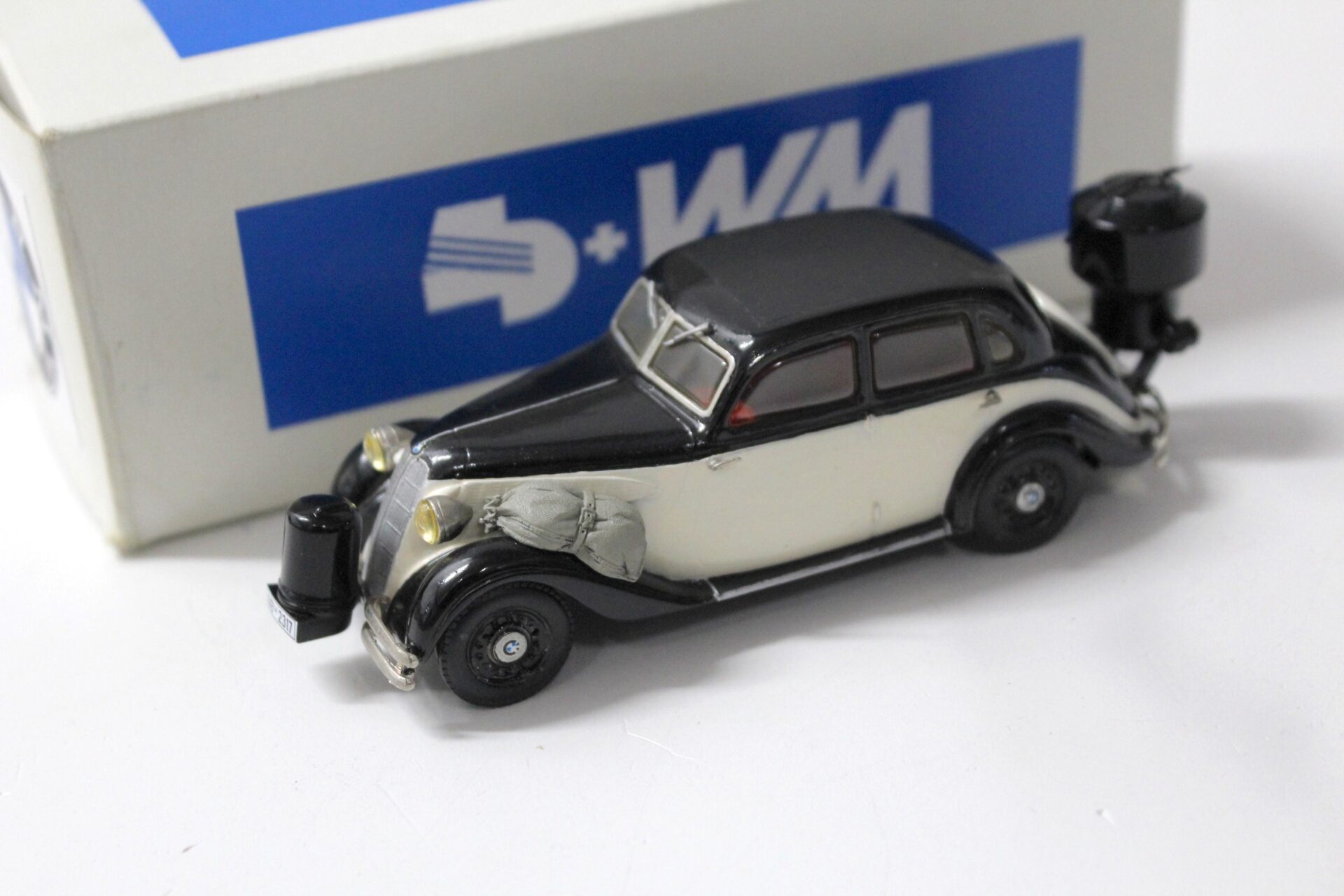 ID 52346 orig.jpg 1:43 Western Models 1936 BMW 326 Limousine Holzvergaser Nr.45 Danhausen