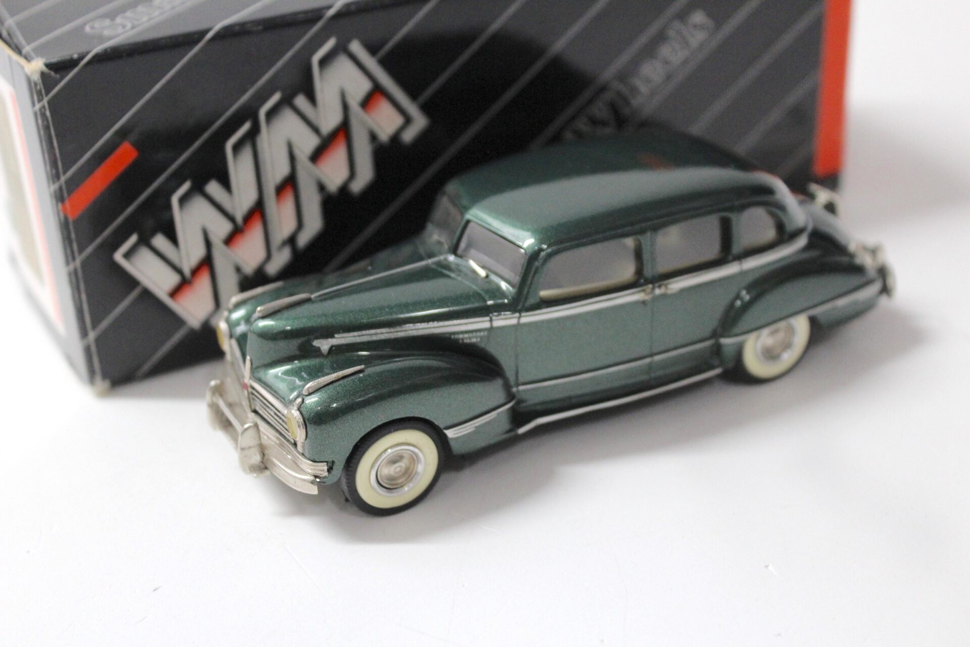 ID 52382 orig.jpg 1:43 Western Models 1942 Hudson Custom Commodore Eight Sedan green