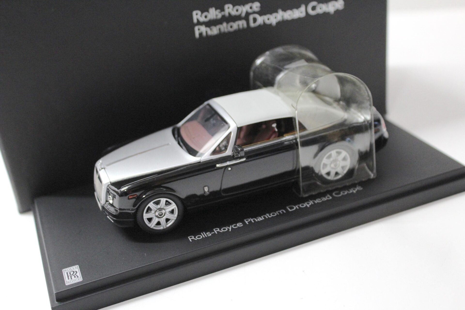 ID 52499 orig.jpg 1:43 Kyosho Rolls Royce Phantom Drophead Coupe black/ silver