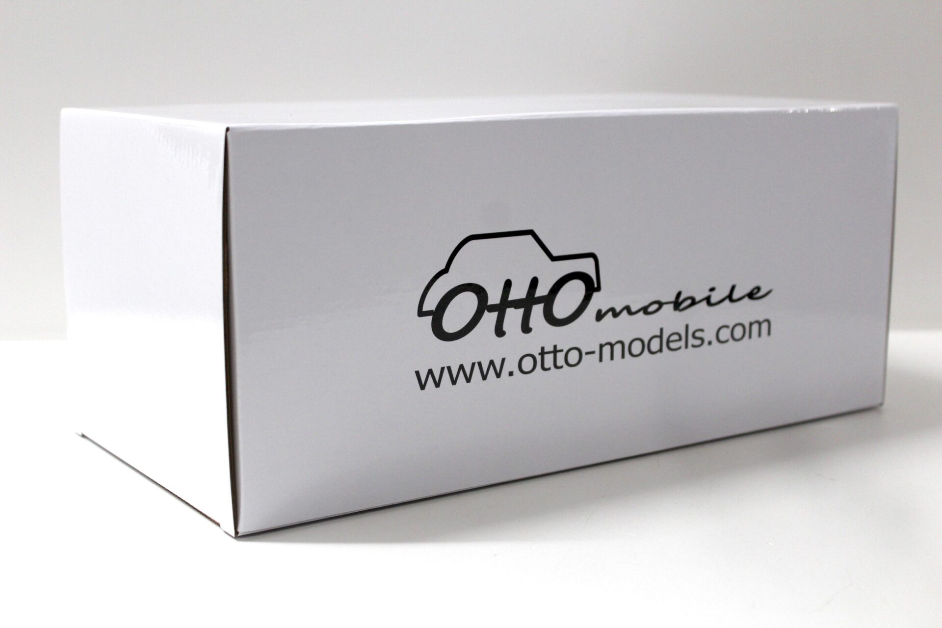 1:18 OTTO mobile OT823 Mercedes 560 SEC AMG (C126) Coupe grey metallic
