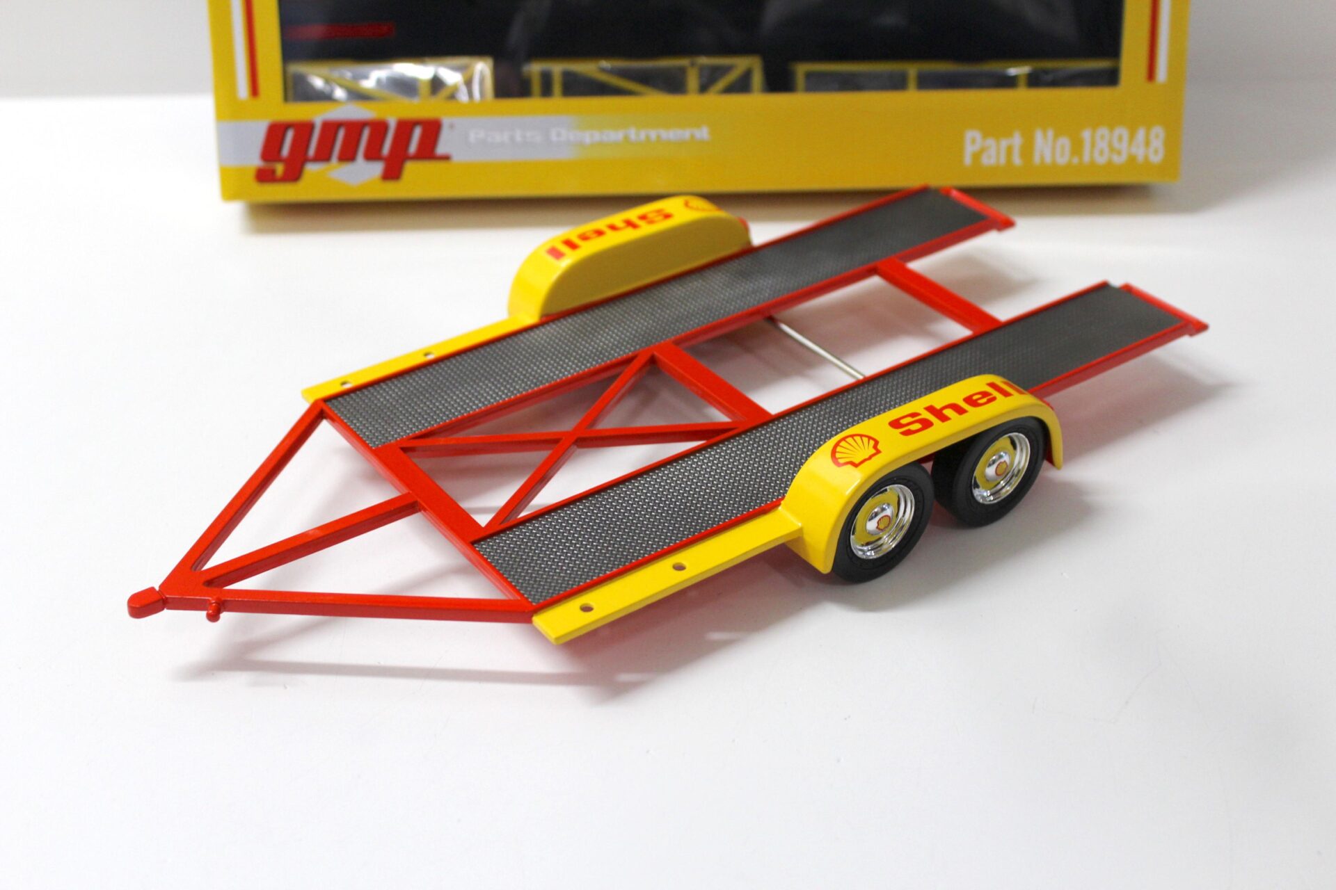 ID 53263 orig.jpg 1:18 GMP Trailer Anhänger *SHELL* yellow/ red Diorama Zubehör