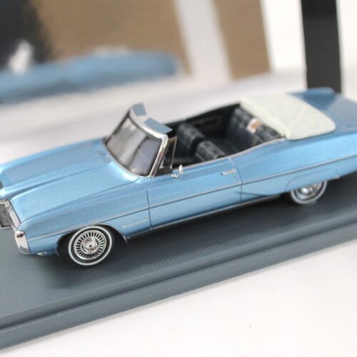 1:43 NEO Pontiac Bonneville Convertible 1968 blue metallic