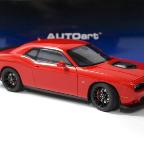 1:18 AUTOart Dodge Challenger 392 Hemi Scat Pack Shaker Torred red