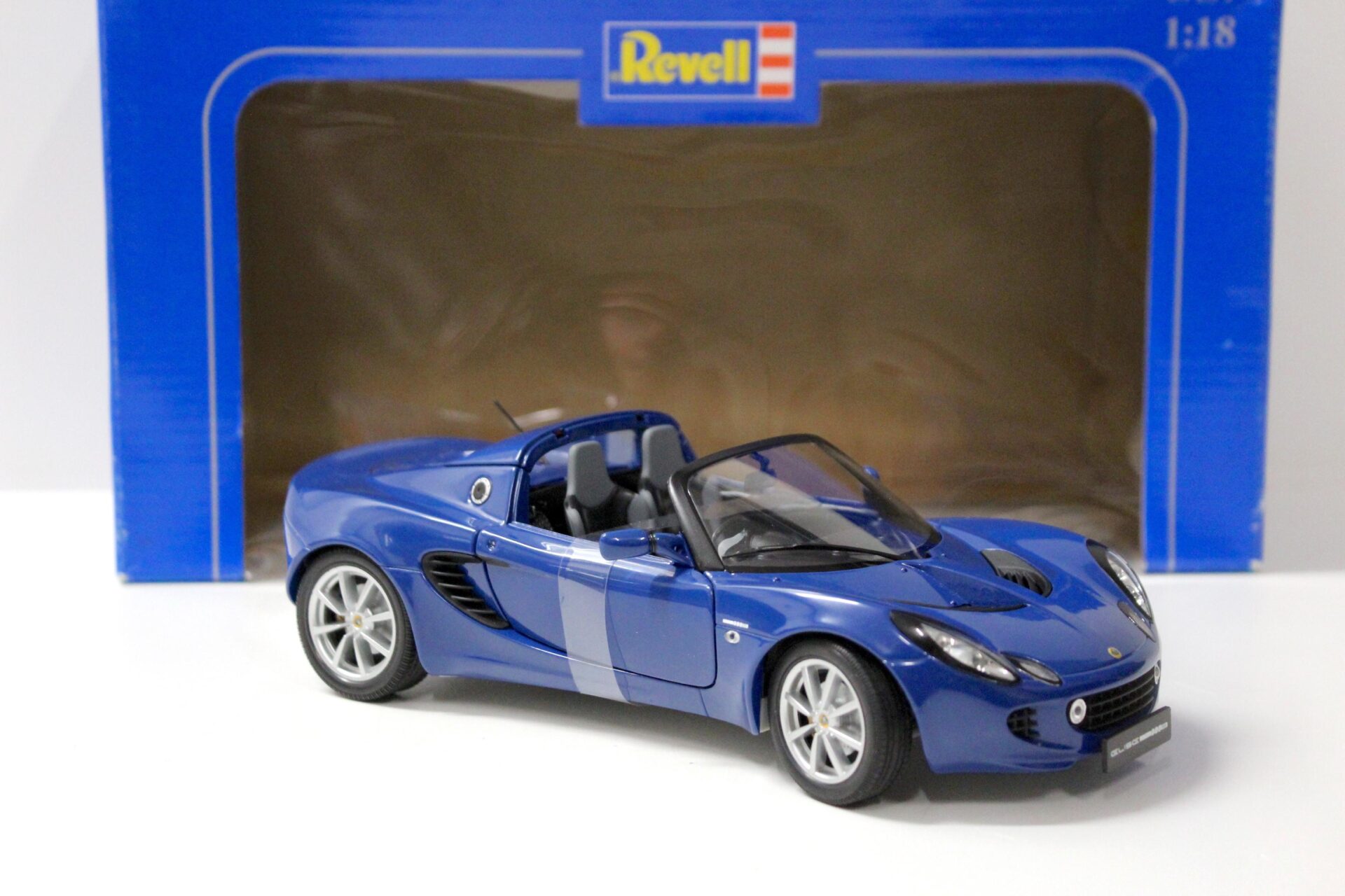 1:18 Revell Lotus Elise 111 S blue 2002