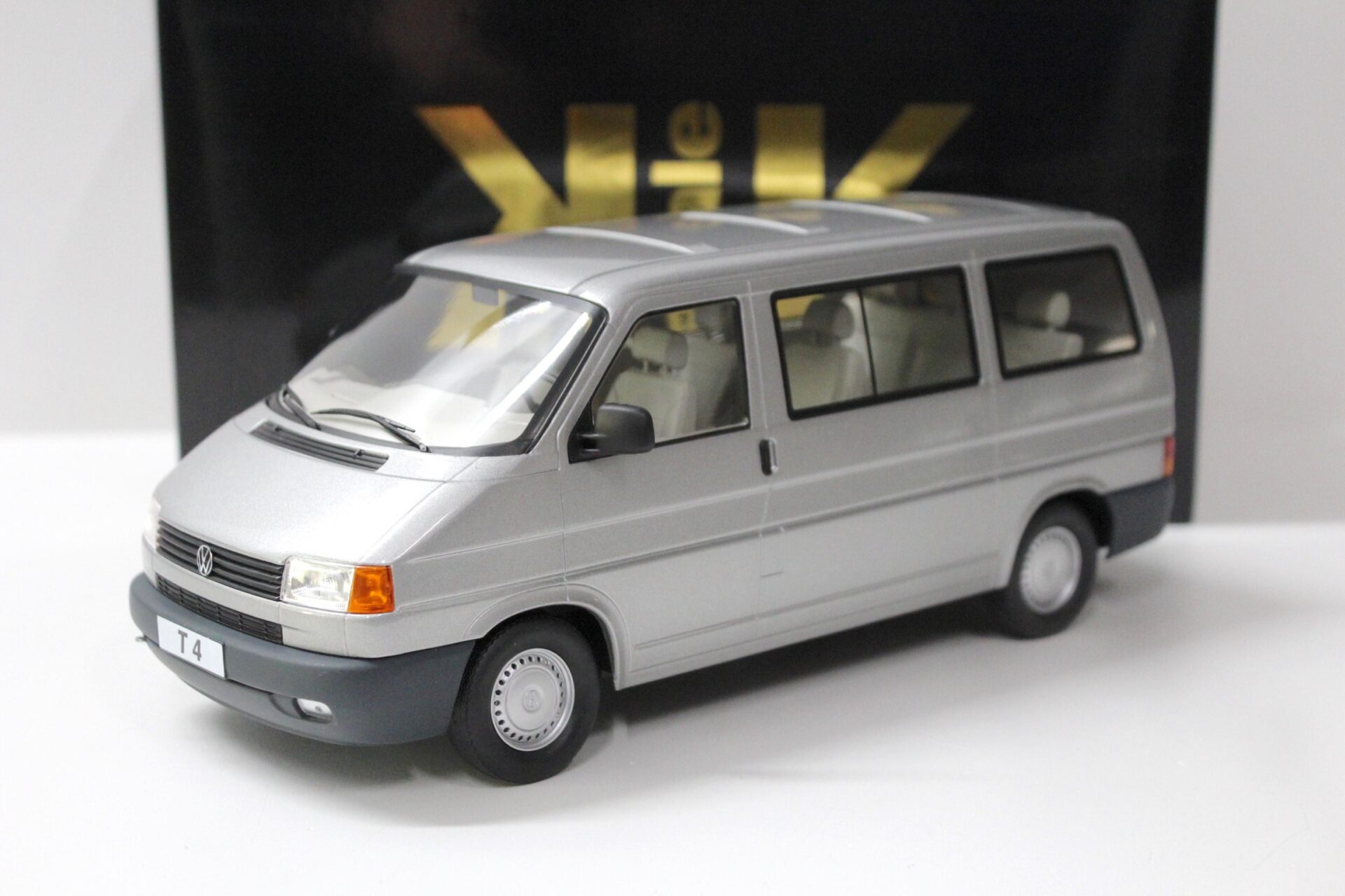 1:18 KK-Scale VW Bus T4 Caravelle 1992 grey metallic