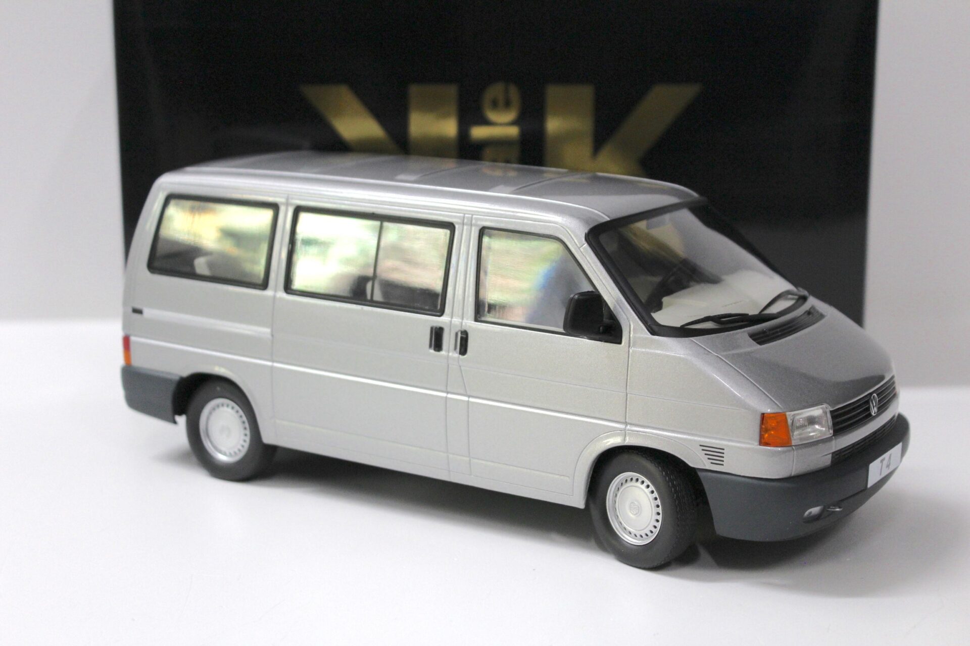 1:18 KK-Scale VW Bus T4 Caravelle 1992 grey metallic