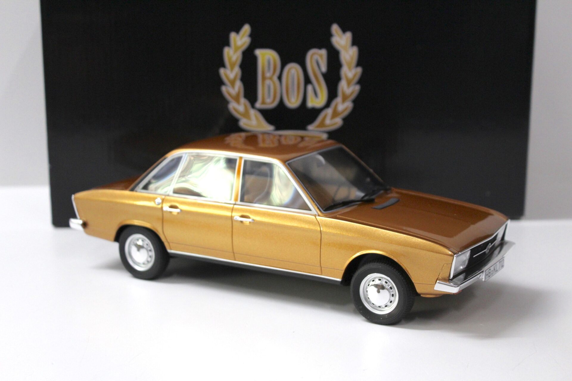 1:18 BOS VW K70 gold metallic 1970