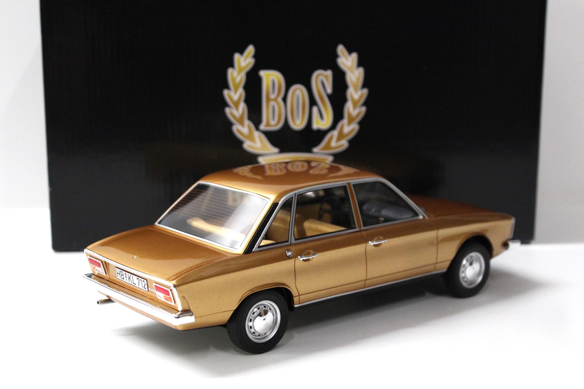 1:18 BOS VW K70 gold metallic 1970