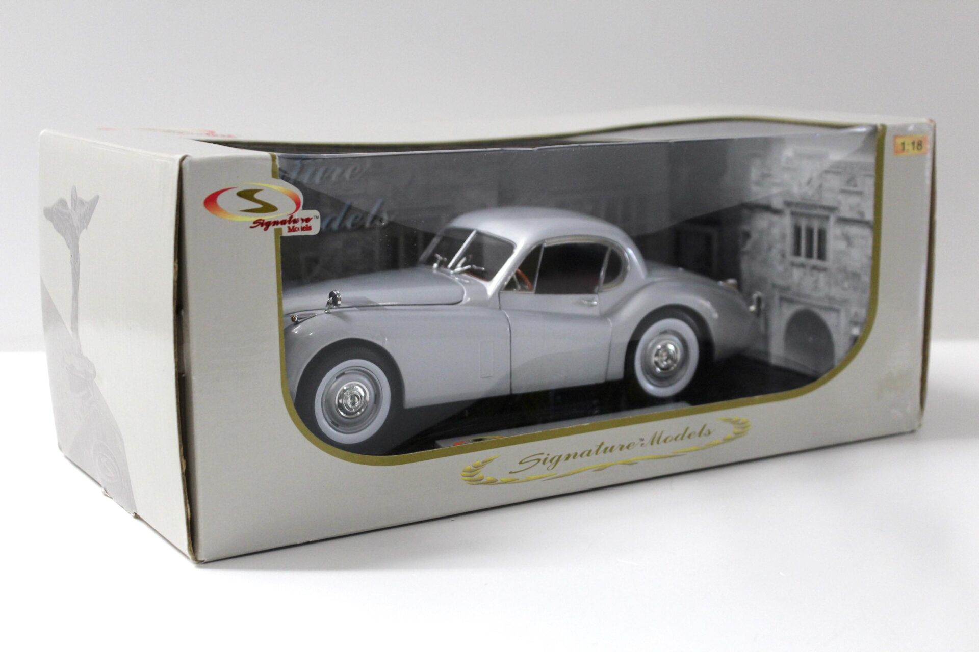 1:18 Signature Models 1949 Jaguar XK 120 silver