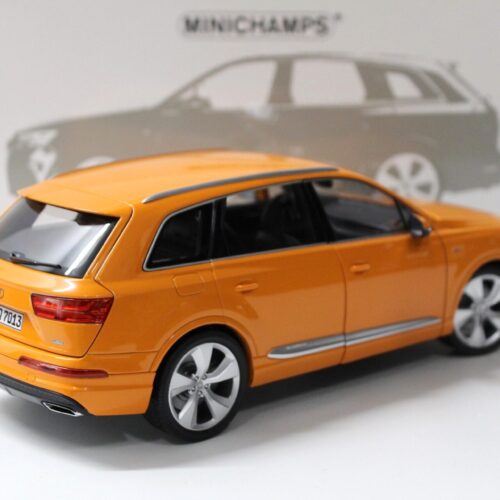 1:18 Minichamps Audi Q7 - 2015 orange - FULL OPENING