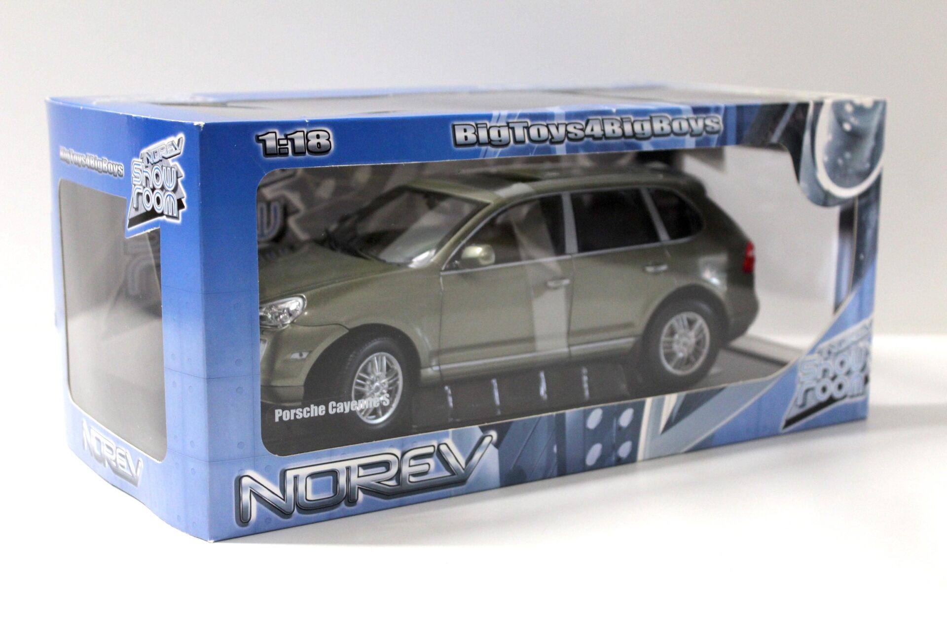 1:18 Norev Porsche Cayenne S olive green metallic 2006