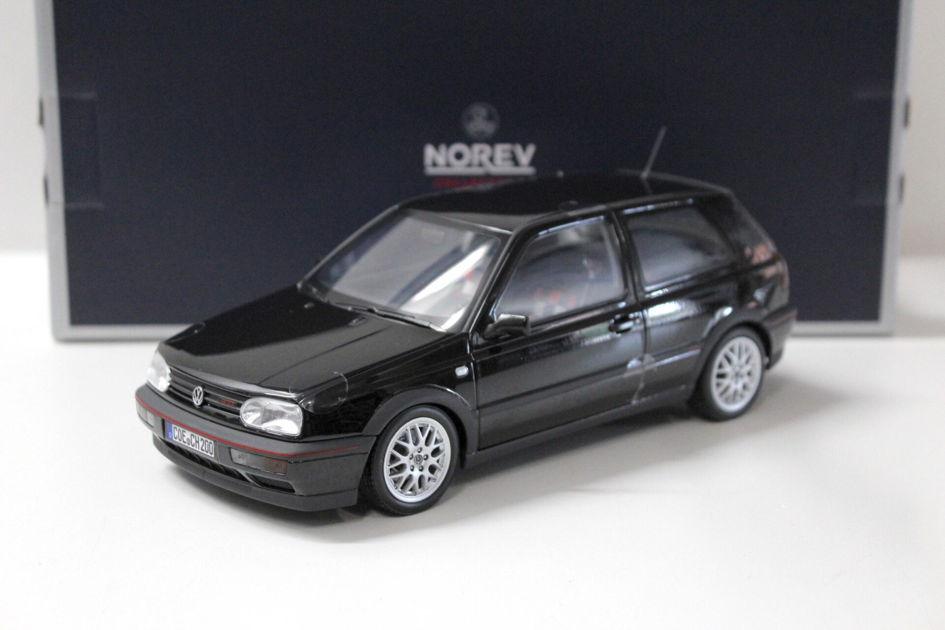 ID 54258 orig.jpg 1:18 Norev VW Golf 3 III GTI 1996 "20 years Anniversary Edition" black