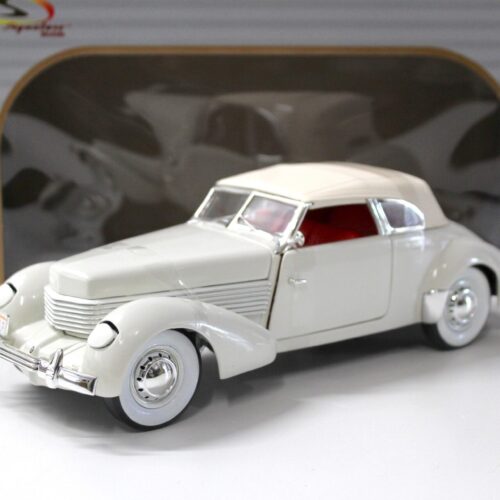 1:18 Signature Models 1936 Cord 810 white