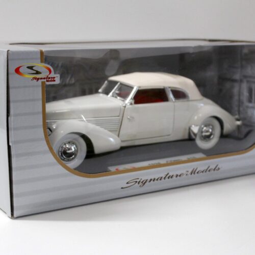 1:18 Signature Models 1936 Cord 810 white