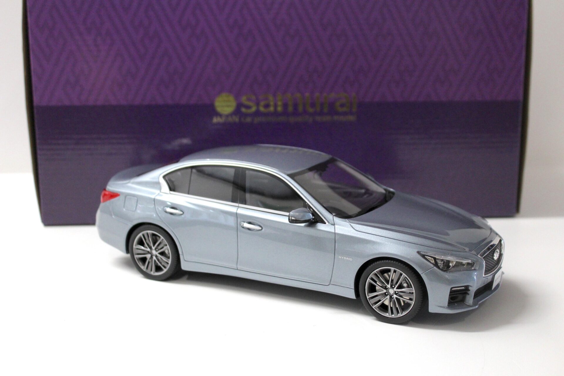 1:18 Kyosho Infinity Skyline 350GT Hybrid blue metallic