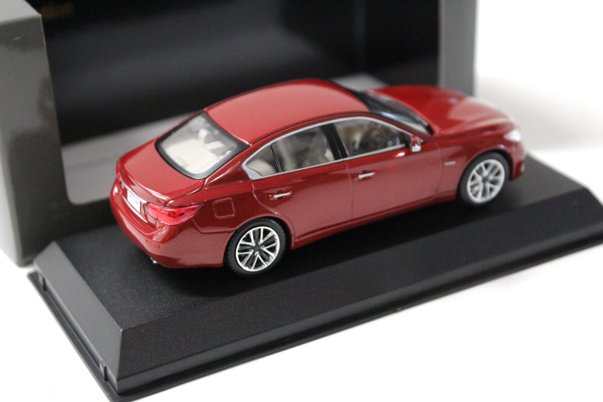 1:43 Kyosho J-Collection Nissan Skyline 350GT Hybrid Type P Radiant red