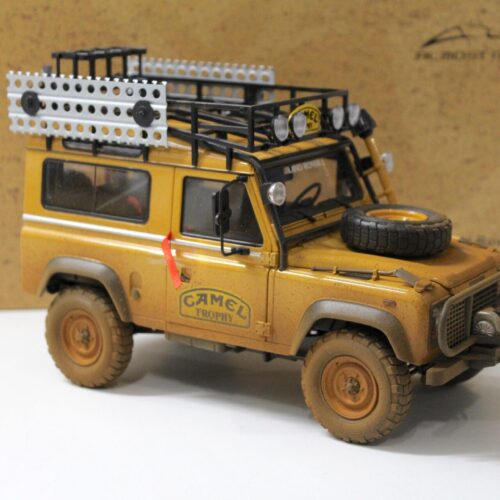 1:18 Almost Real Land Rover 90 "Camel Trophy" Borneo 1985 Dirty Version