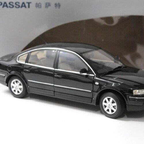 1:18 Shanghai Volkswagen Anson VW Passat B5 Limousine 1997 black DEALER VERSION