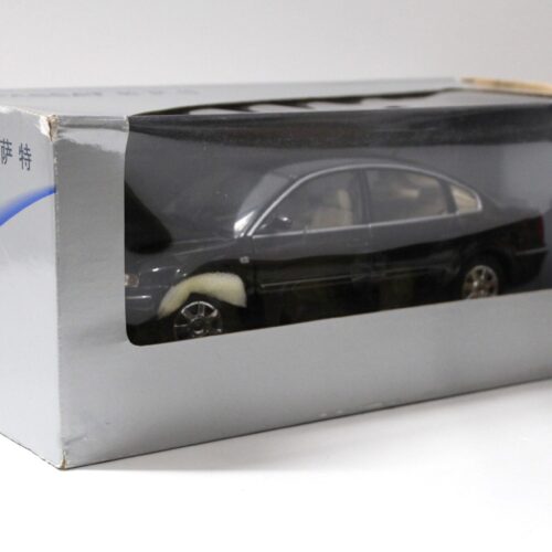 1:18 Shanghai Volkswagen Anson VW Passat B5 Limousine 1997 black DEALER VERSION