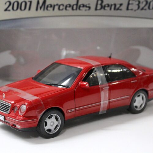 1:18 Sun Star Mercedes E320 Sedan Avantgarde red 2001 - Image 1