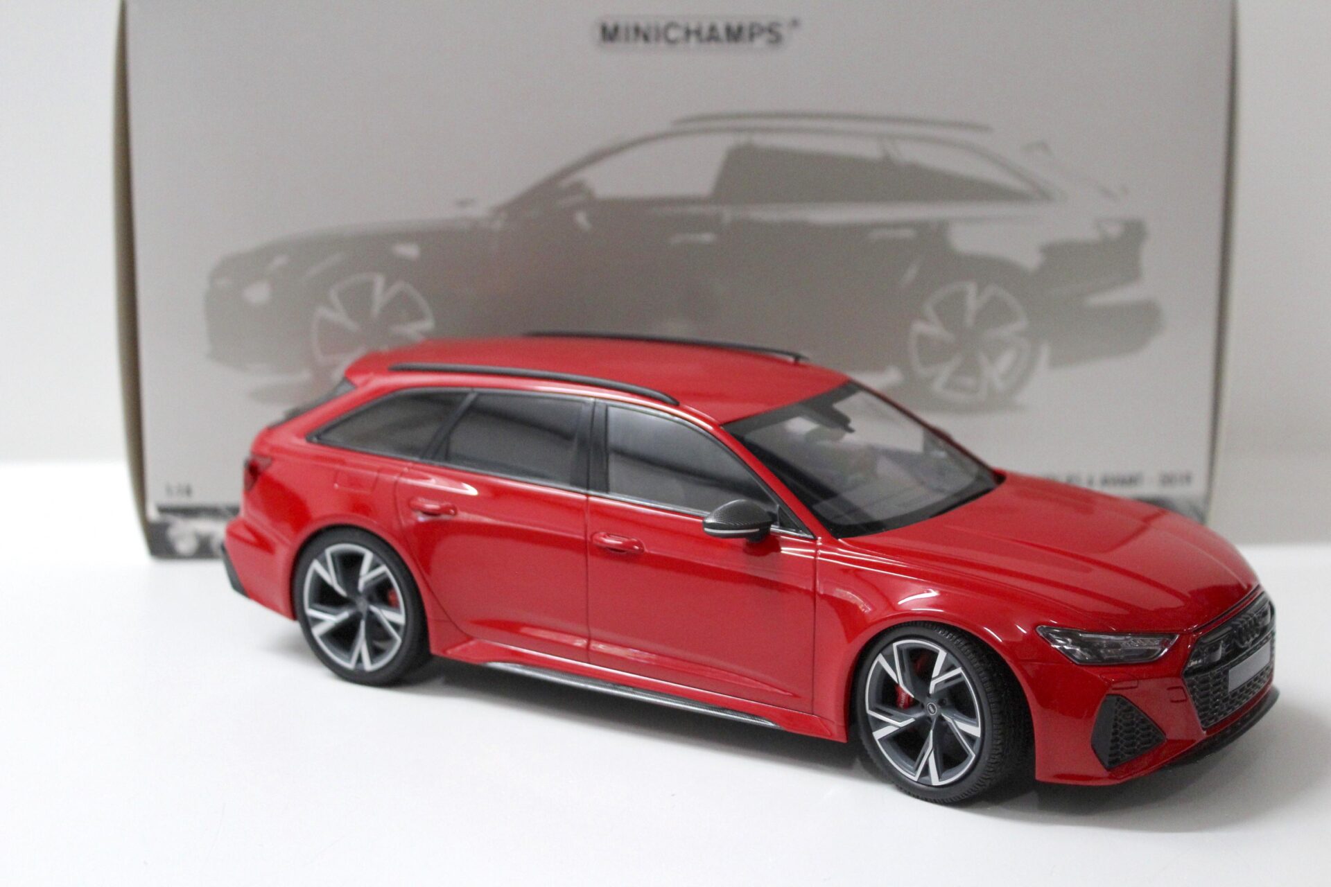 1:18 Minichamps Audi RS6 Avant (C8) 2019 red metallic