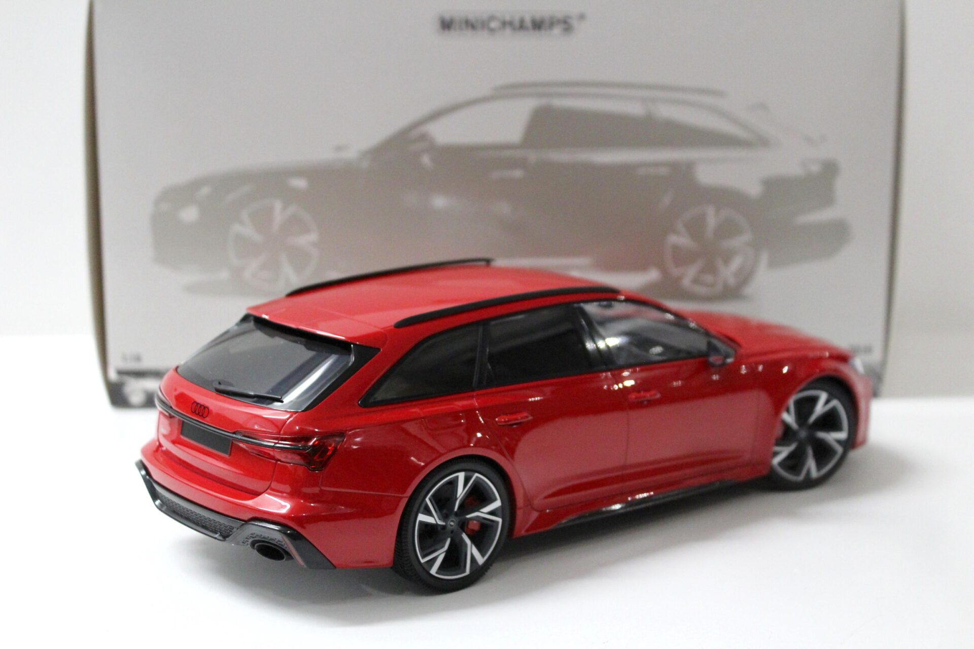 1:18 Minichamps Audi RS6 Avant (C8) 2019 red metallic