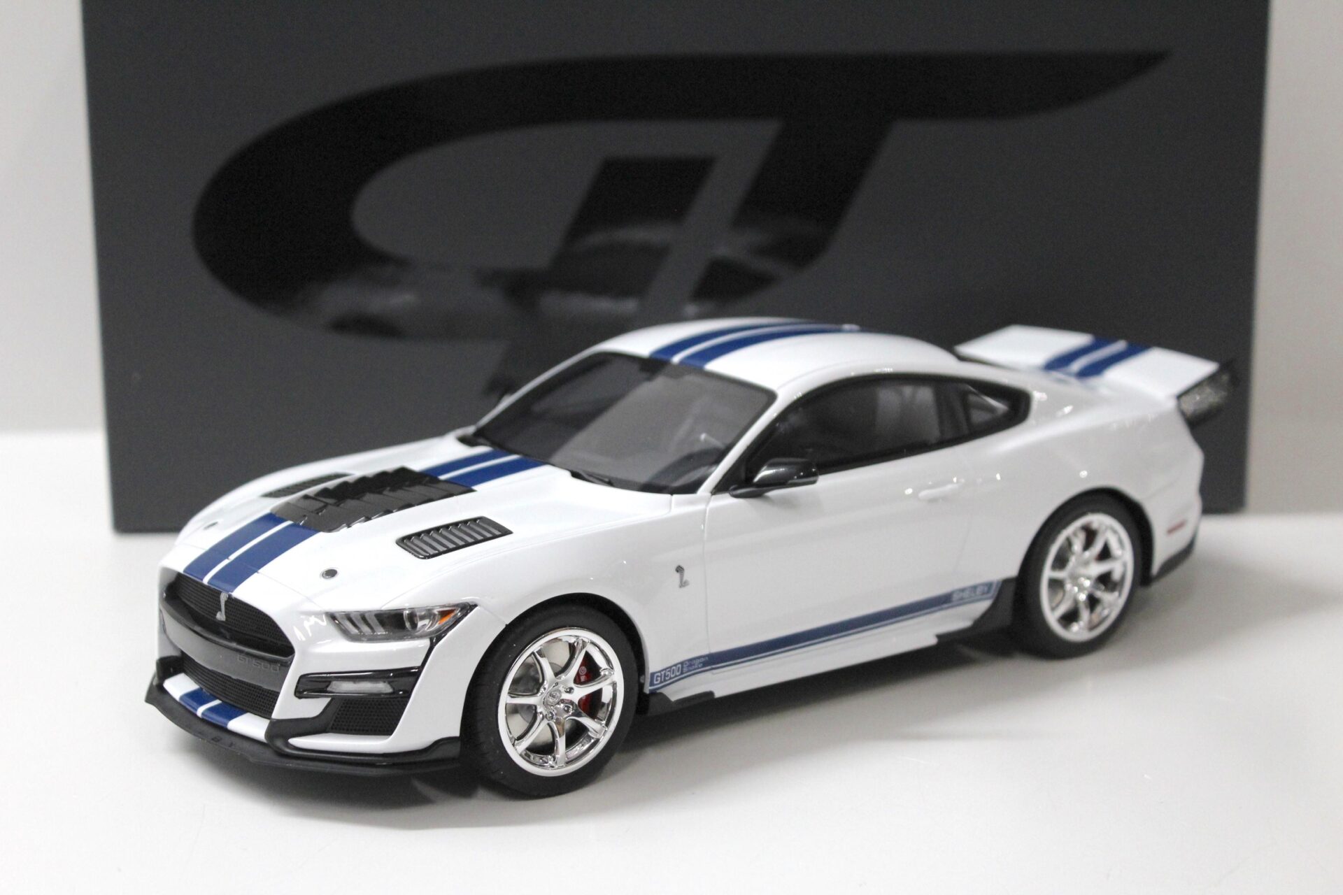 ID 54882 orig 1.jpg 1:18 GT Spirit GT306 Mustang Shelby GT500 Dragon Snake Oxford white 2020