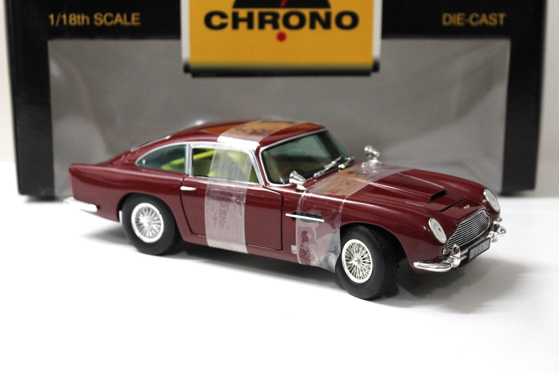 1:18 Chrono Aston Martin DB5 Coupe 1963 Peony red