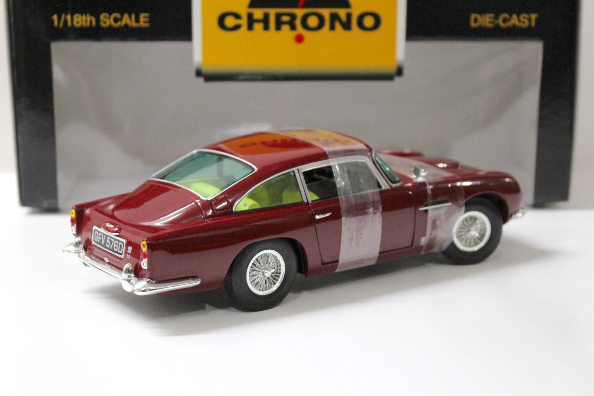 1:18 Chrono Aston Martin DB5 Coupe 1963 Peony red